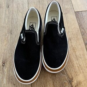 Vans Classic Stacked Womens Size 8 Black Gum Slip On Platform Sneaker Shoes.